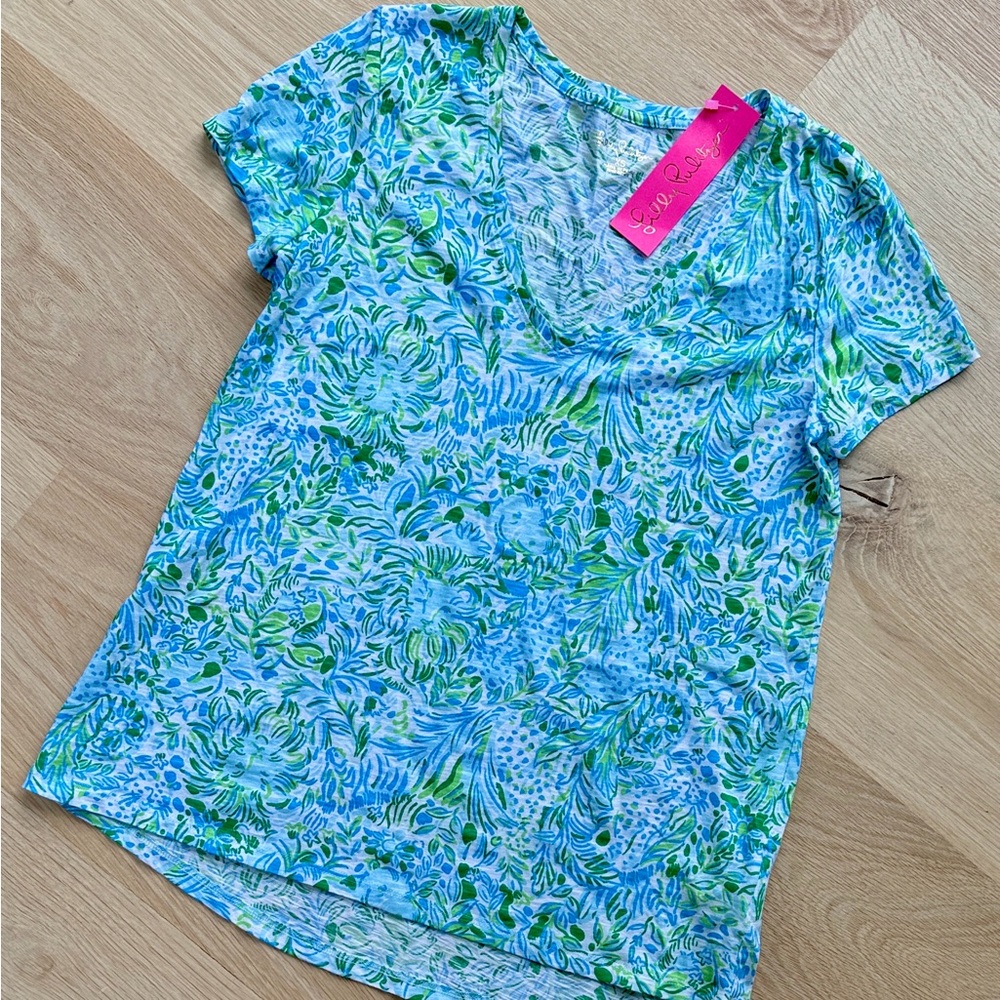 🌸NWT Lilly Pulitzer Etta V Neck Top